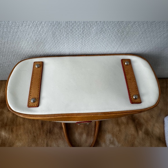 Dooney & Bourke White Patent Leather Satchel w/Shoulder Strap - Picture 5 of 13